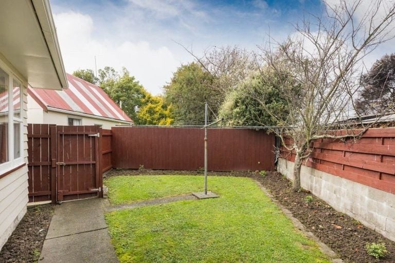 27 Newbury Street, Awapuni, Palmerston North - Carousel 14