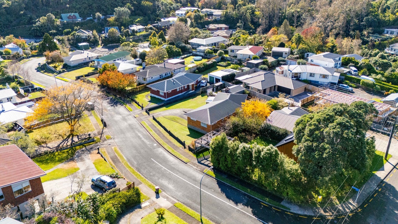 2 Thames Street, Welbourn, New Plymouth - Carousel 25