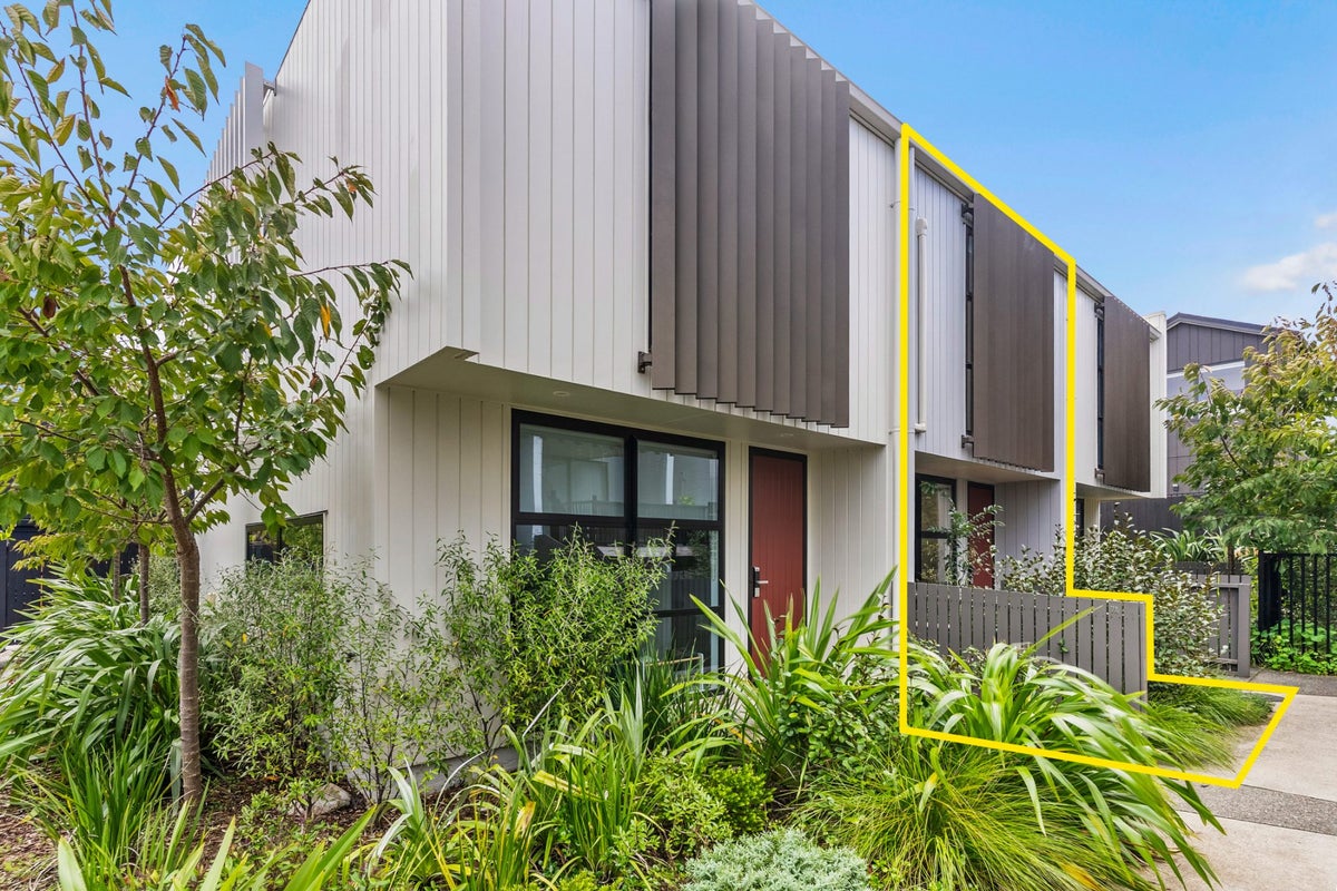7B Range View Road, Mount Albert, Auckland - Carousel 2
