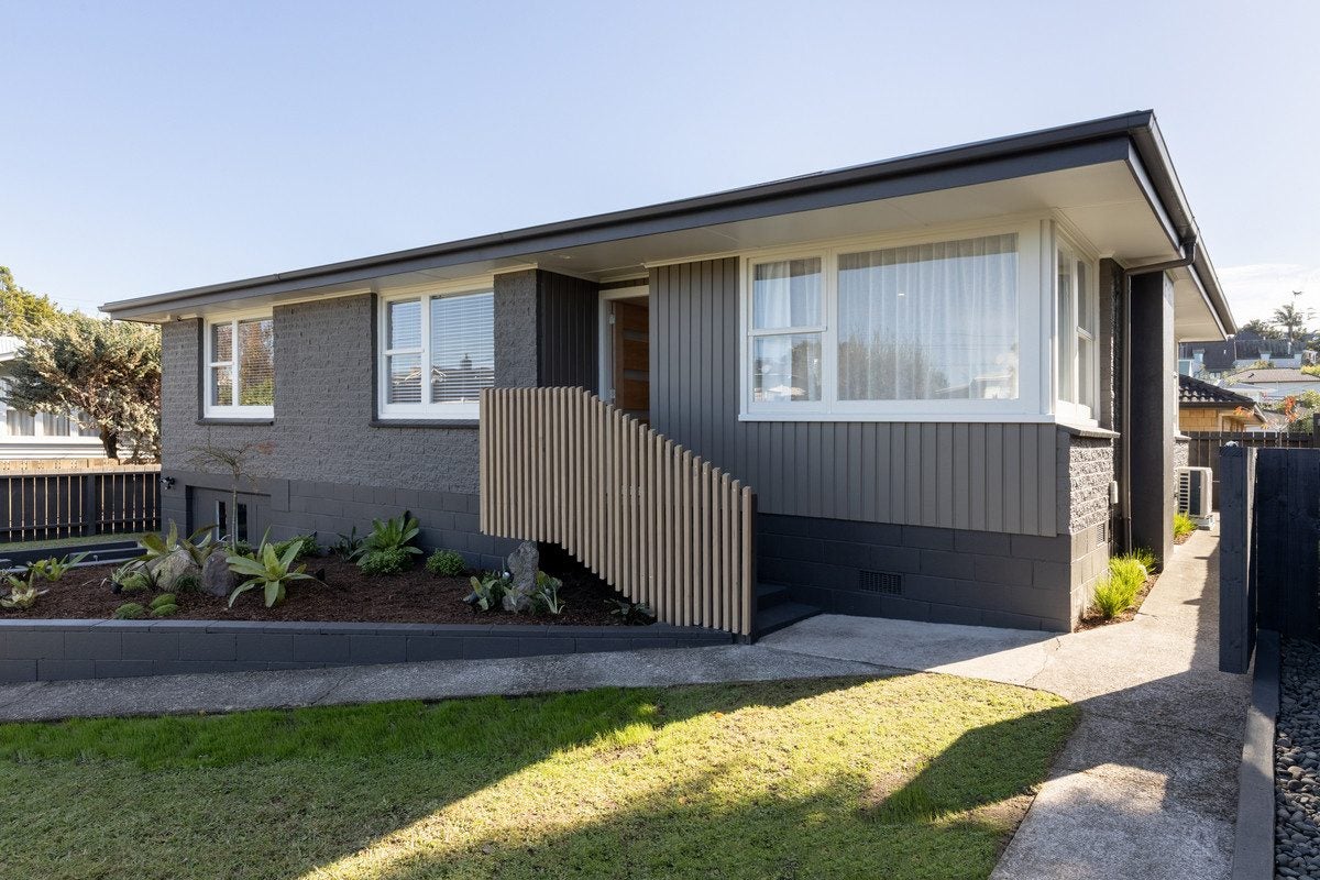 9A Lynwood Place, Brookfield, Tauranga - Carousel 1