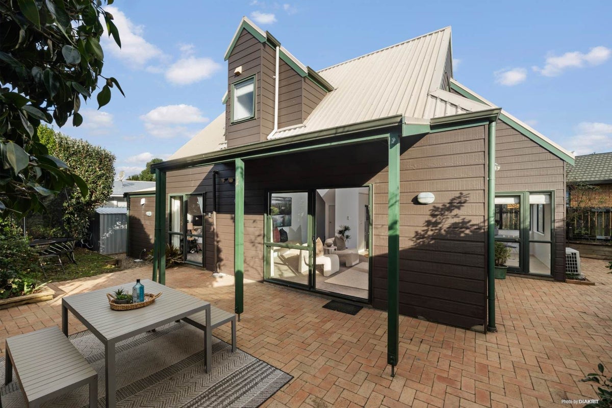 8 Higgs Road, Mount Wellington, Auckland - Carousel 2
