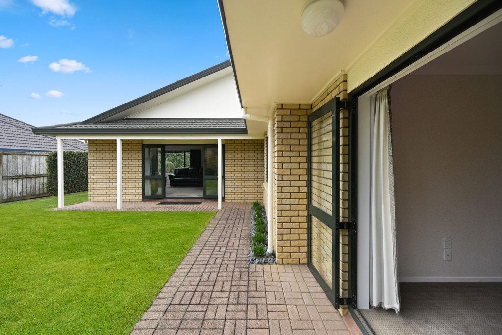 3 Sunny Dale, Western Heights, Hamilton - Carousel 17