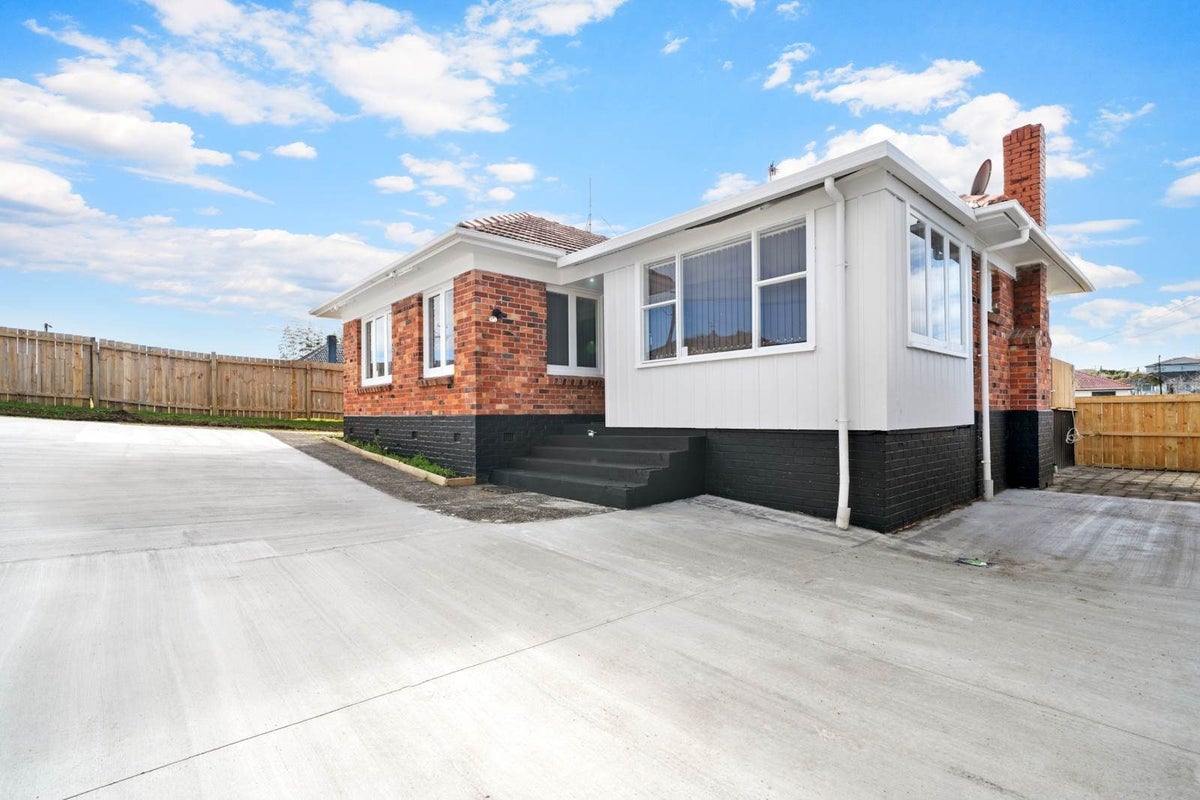 42 Coxhead Road, Manurewa, Auckland - Carousel 1