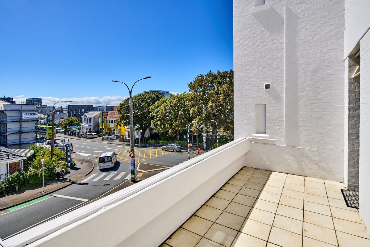 8/3 Aro Street, Aro Valley, Wellington - Carousel 18