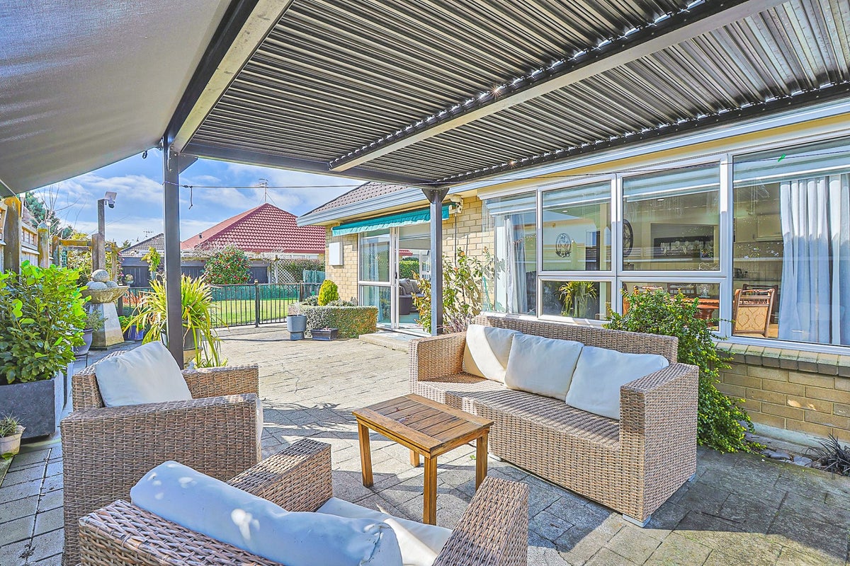 8/212 Grove Road, Mayfair, Hastings - Carousel 2
