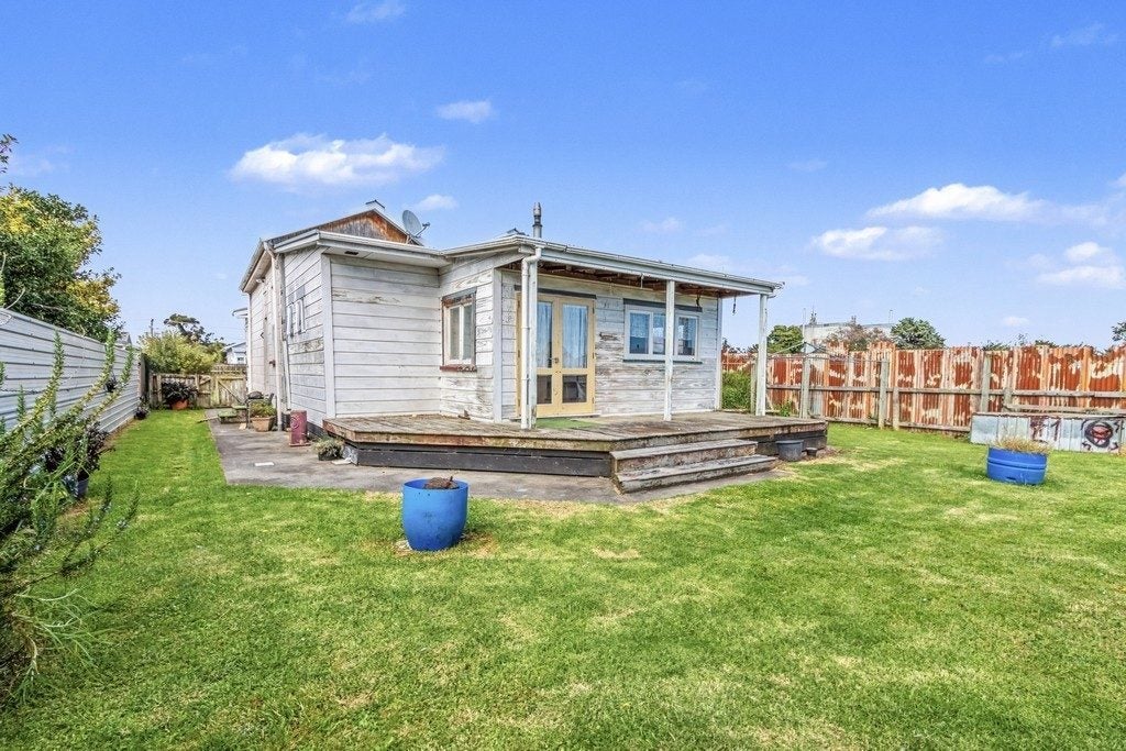 204B Heads Road, Gonville, Whanganui - Carousel 1