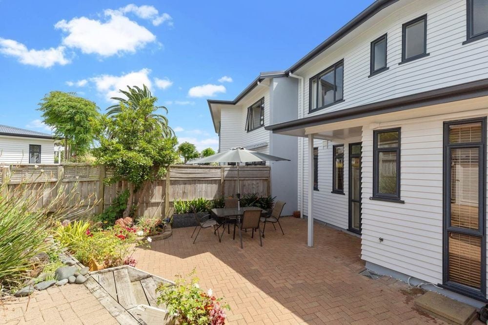 42/2 Armoy Drive, East Tamaki, Auckland - Carousel 2