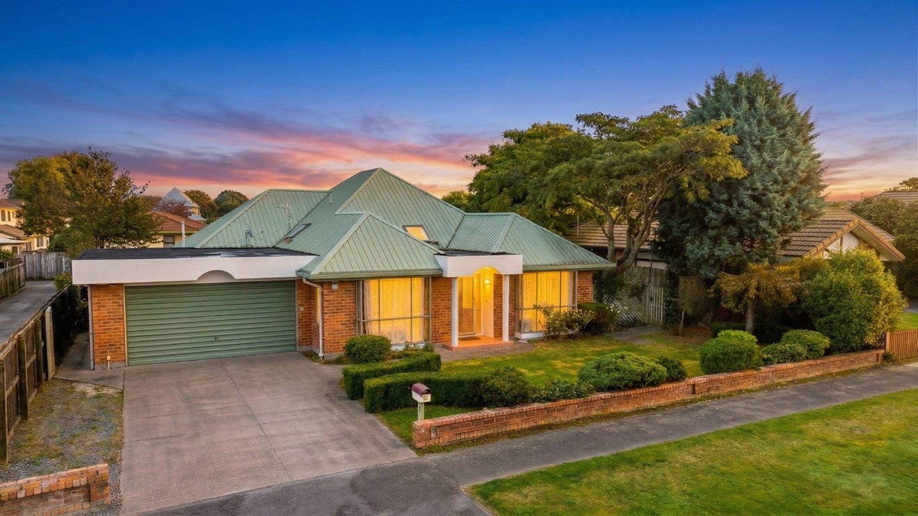 32 Kintyre Drive, Broomfield, Christchurch - Carousel 1
