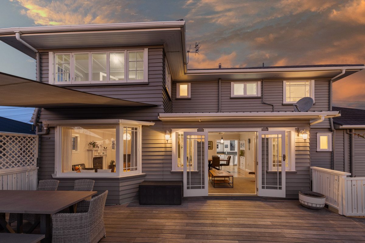 26 Baring Terrace, Strandon, New Plymouth, Taranaki - Carousel 1