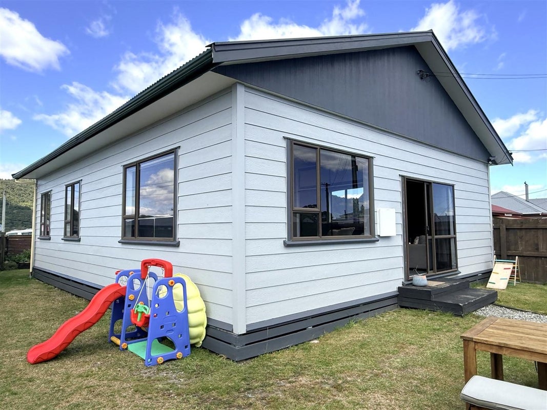 43 Blake Street, Blaketown, Greymouth - Carousel 2