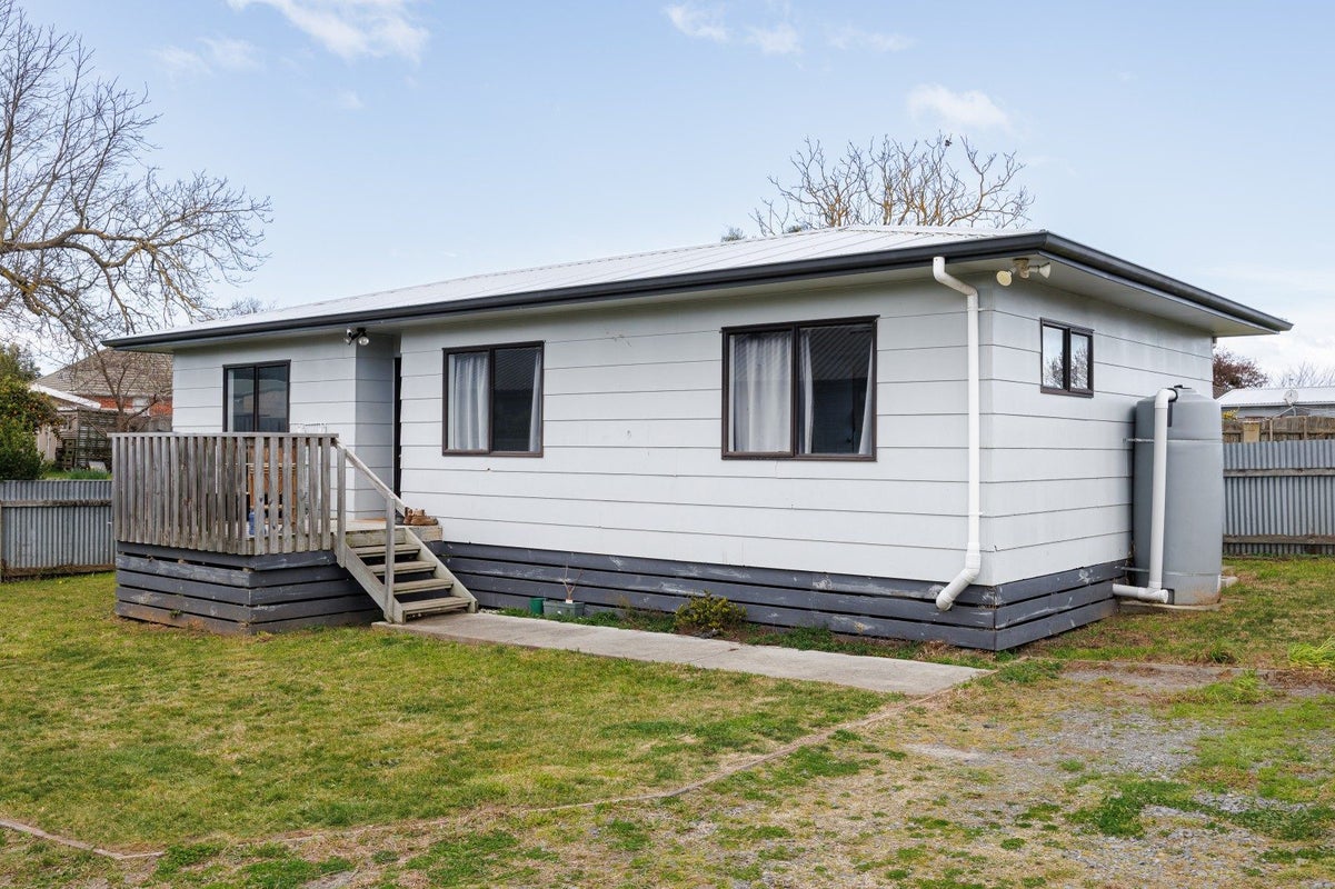 1222A Cunningham Crescent, Mayfair, Hastings - Carousel 1