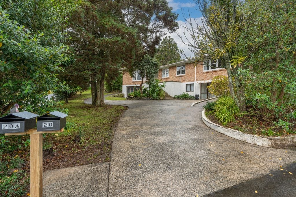20 Helena Road, Hillcrest, Hamilton - Carousel 2