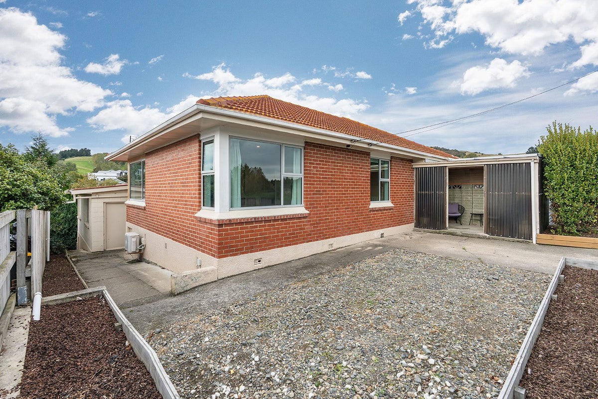 8 Weir Street, Green Island, Dunedin - Carousel 2