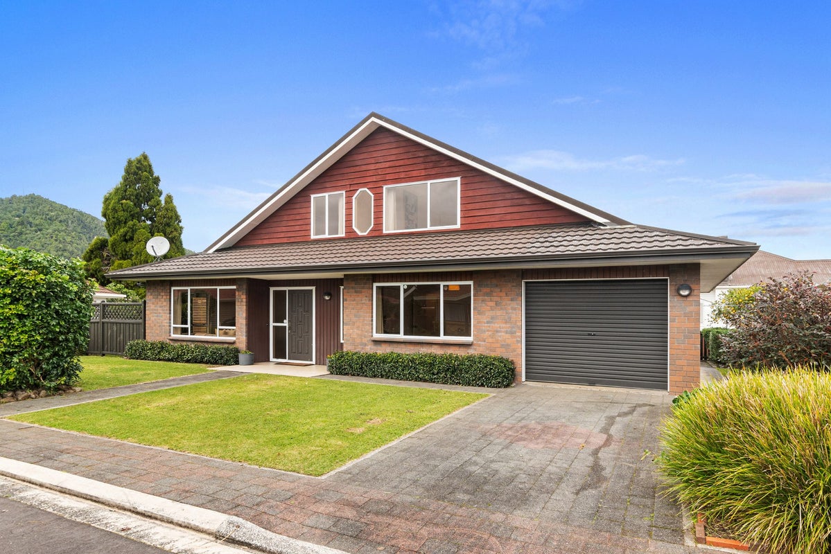 1 Wordsworth Place, Kensington, Whangarei - Carousel 1