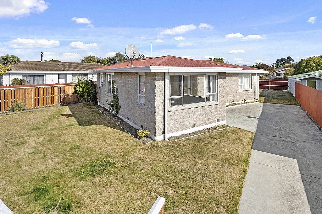 24 St Heliers Crescent, Aranui, Christchurch - Carousel 1