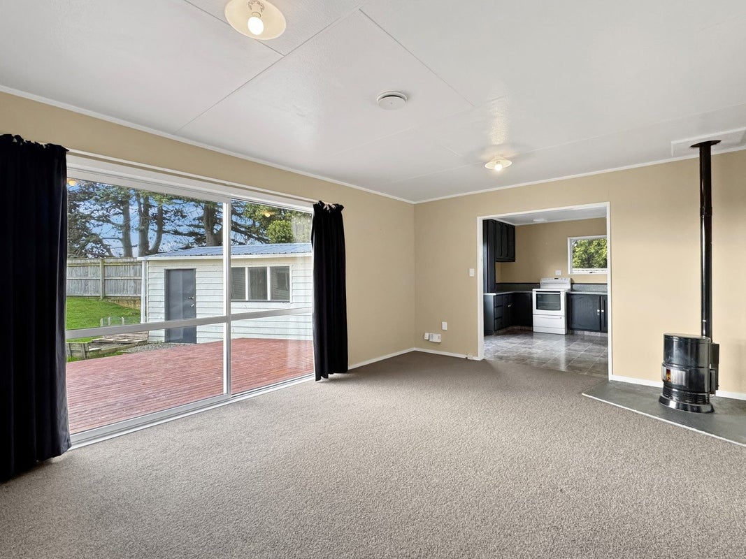 97 Benmore Avenue, Cloverlea, Palmerston North - Carousel 2