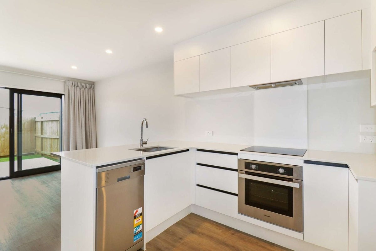 38/137 Hall Avenue, Favona, Auckland - Carousel 1