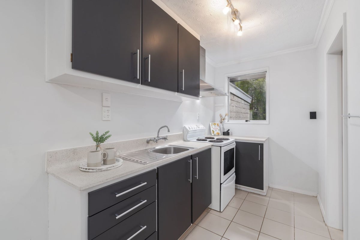 2/76 Ruskin Street, Addington, Christchurch - Carousel 2