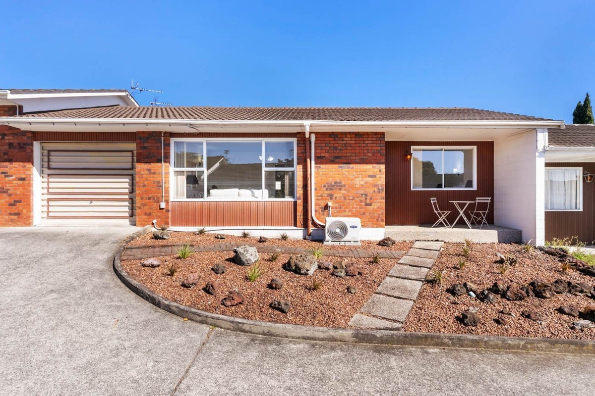 2/69 Titirangi Road, New Lynn, Auckland - Carousel 1