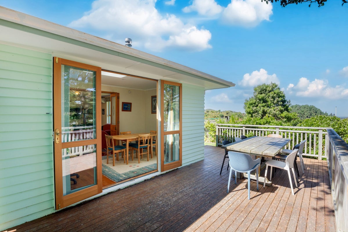 33 Finnimore Terrace, Vogeltown, Wellington - Carousel 1