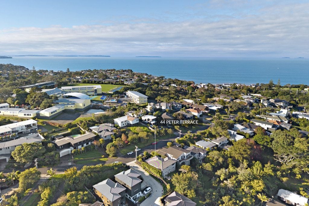 44 Peter Terrace, Castor Bay, Auckland - Carousel 20