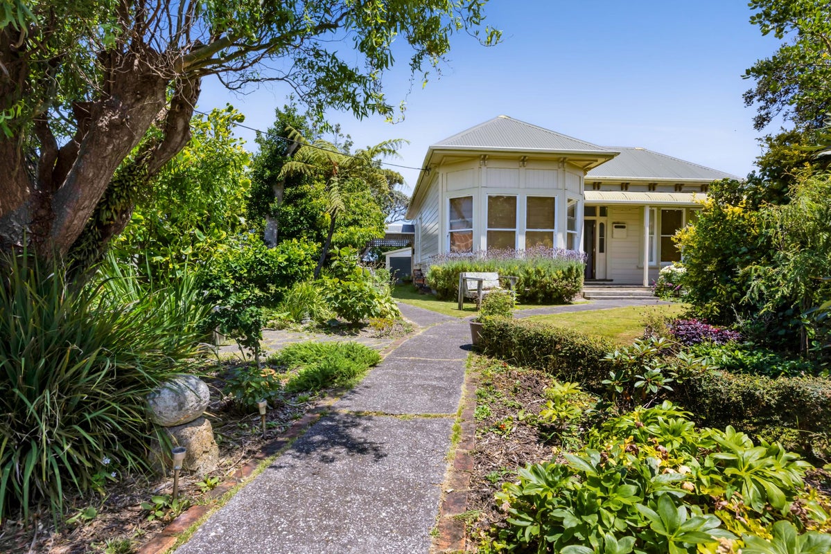 207 Egmont Street, Patea, Patea - Carousel 2