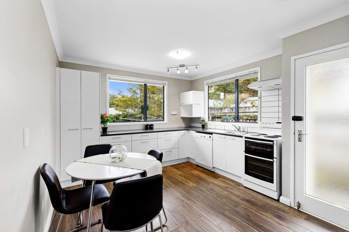 2/7 Norana Road, Maoribank, Upper Hutt - Carousel 2