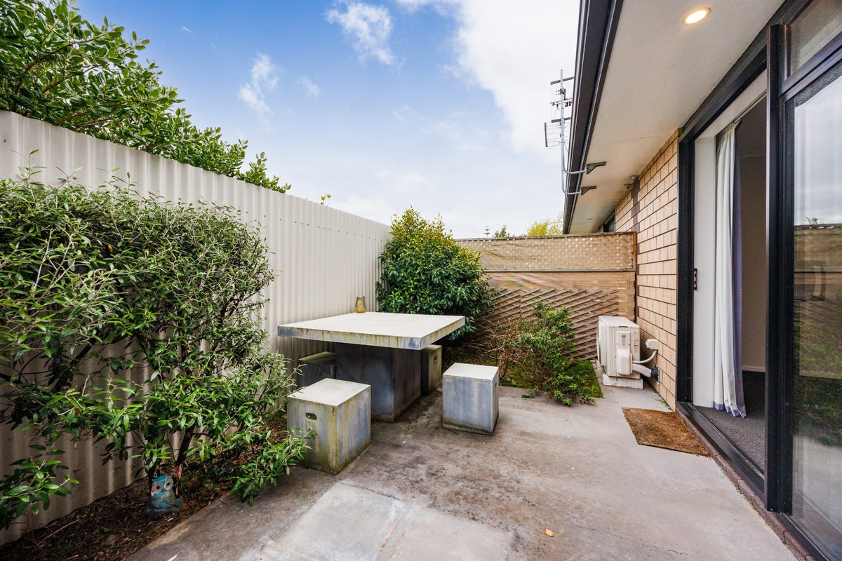 8B Sinclair Avenue, Highbury, Palmerston North - Carousel 12
