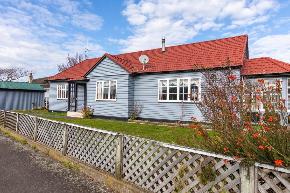 12 Gertrude Street, Dannevirke - Carousel 1