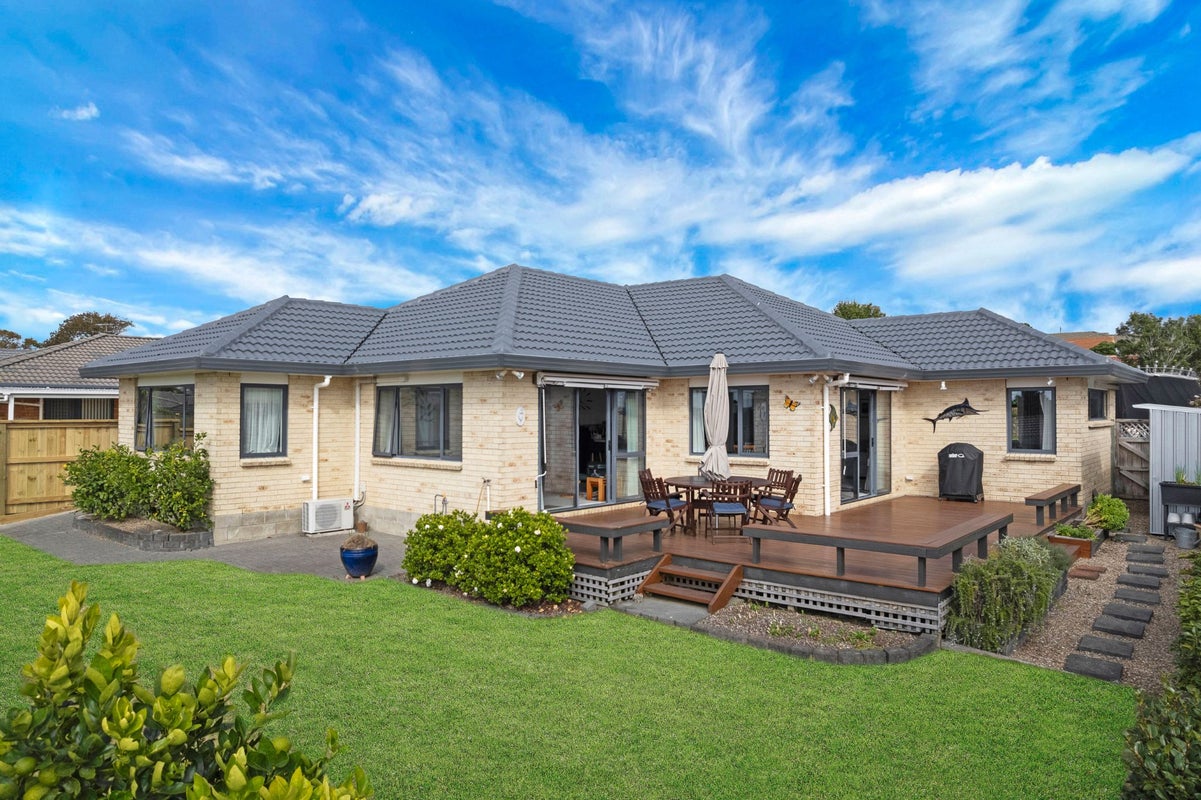 15 Summerland Drive, Henderson, Auckland - Carousel 2