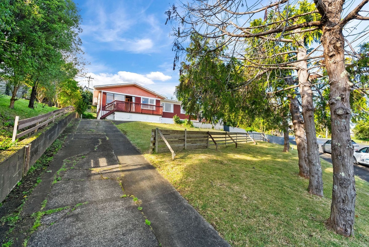 44 Hilltop Avenue, Morningside, Whangarei - Carousel 1
