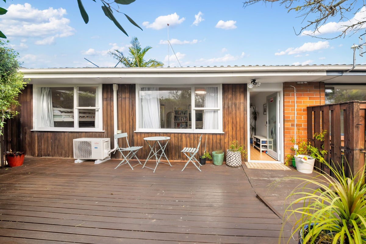 3/7 Celtic Crescent, Ellerslie, Auckland - Carousel 2