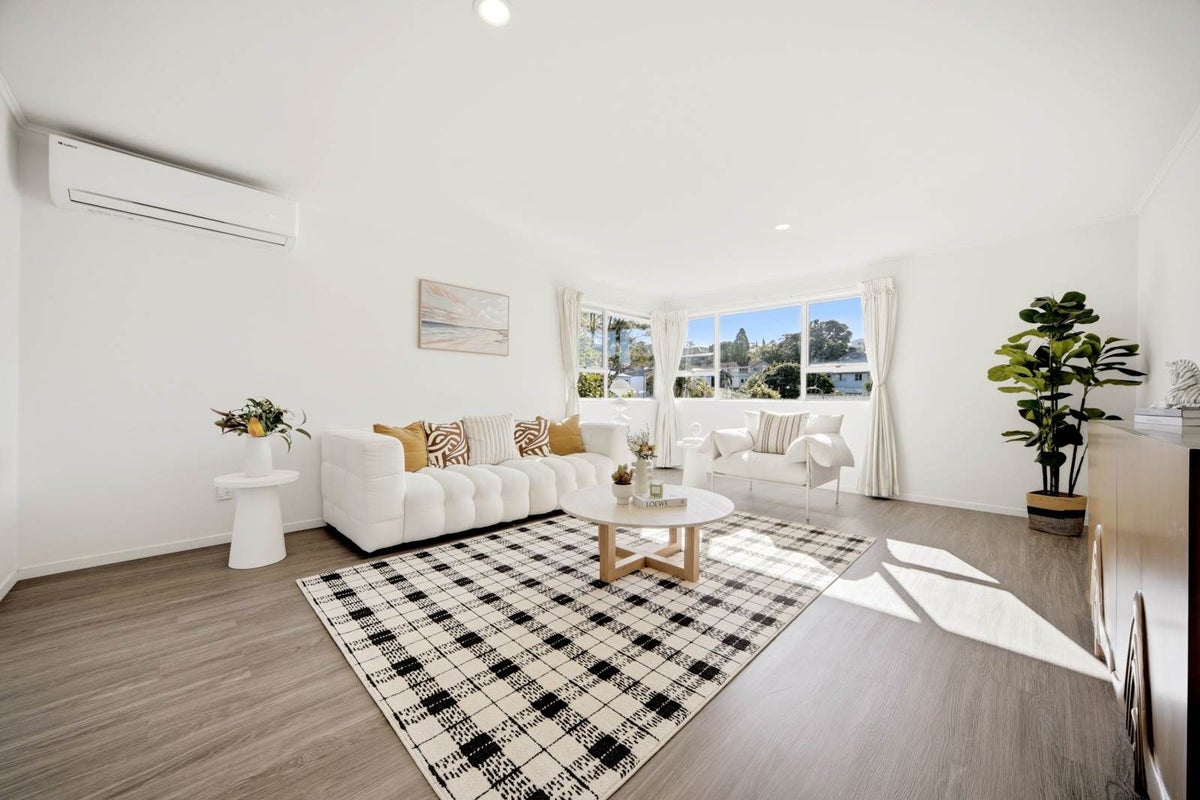 52 Salamanca Road, Sunnynook, Auckland - Carousel 2