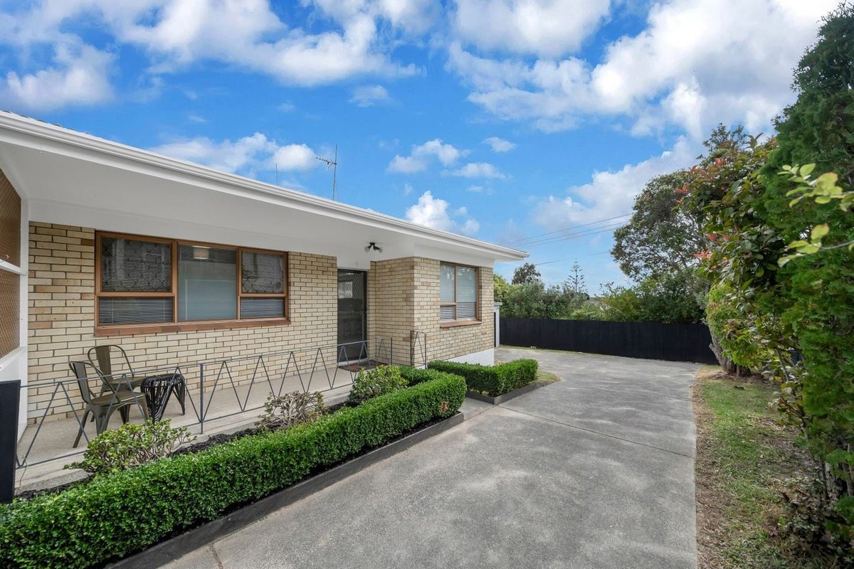 2/52 Butterworth Drive, Glendene, Auckland - Carousel 2