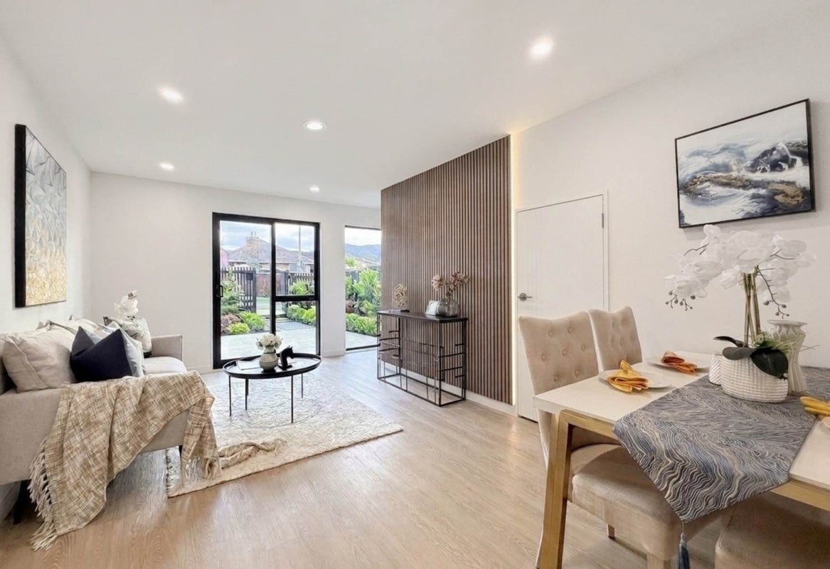 571 Massey Road, MANGERE, AUCKLAND - Carousel 1