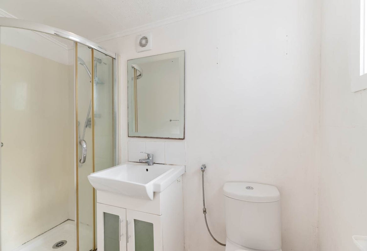 57 Forrest Hill Road, Milford, Auckland - Carousel 7