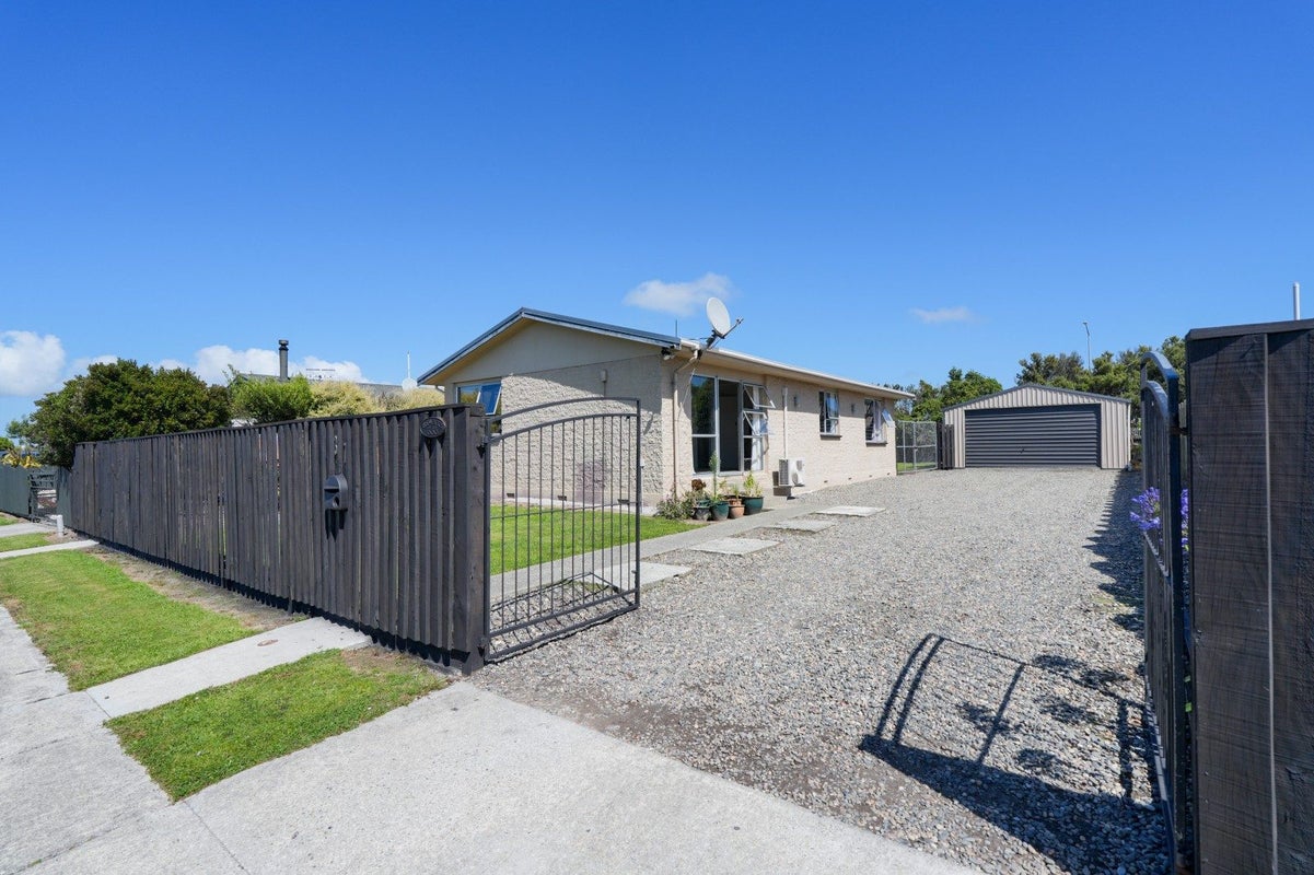 37 Boyne Street, Clifton, Invercargill - Carousel 1