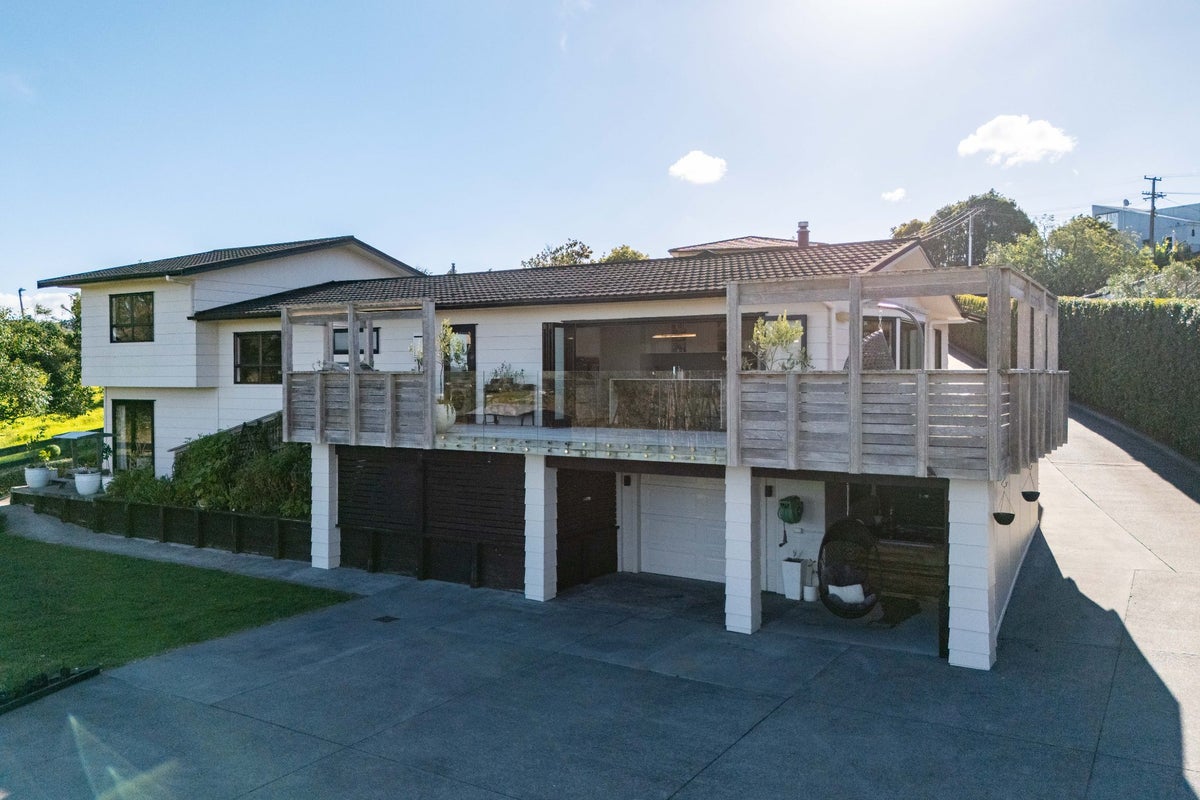 3 Bickerstaffe Road, Maungaturoto, Maungaturoto - Carousel 2
