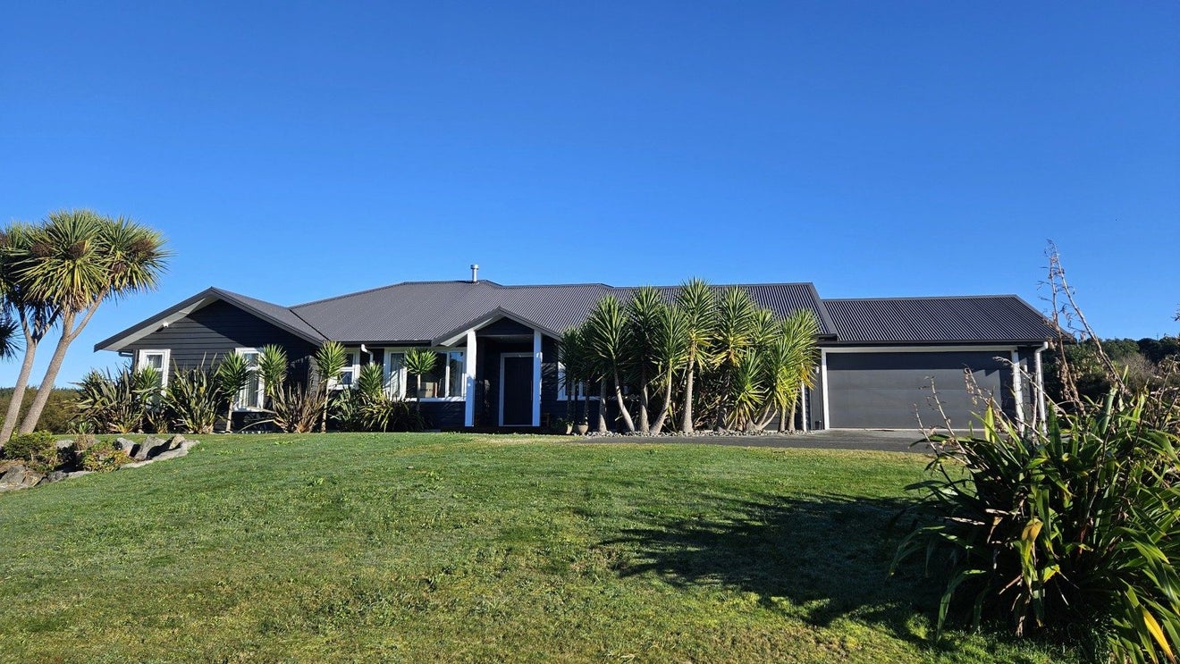 6 Oakdale Drive, Kinloch, Taupo - Carousel 1