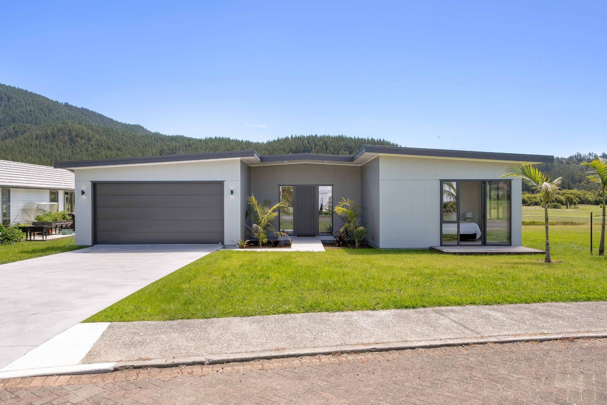 64 St Andrews Drive, Pauanui, Pauanui - Carousel 2