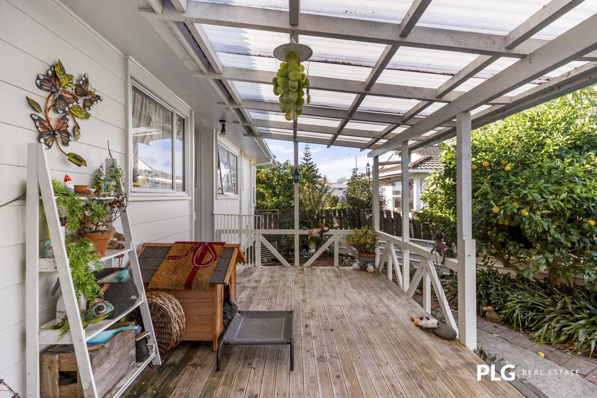 4 Awakino Place, Manurewa, Auckland - Carousel 2