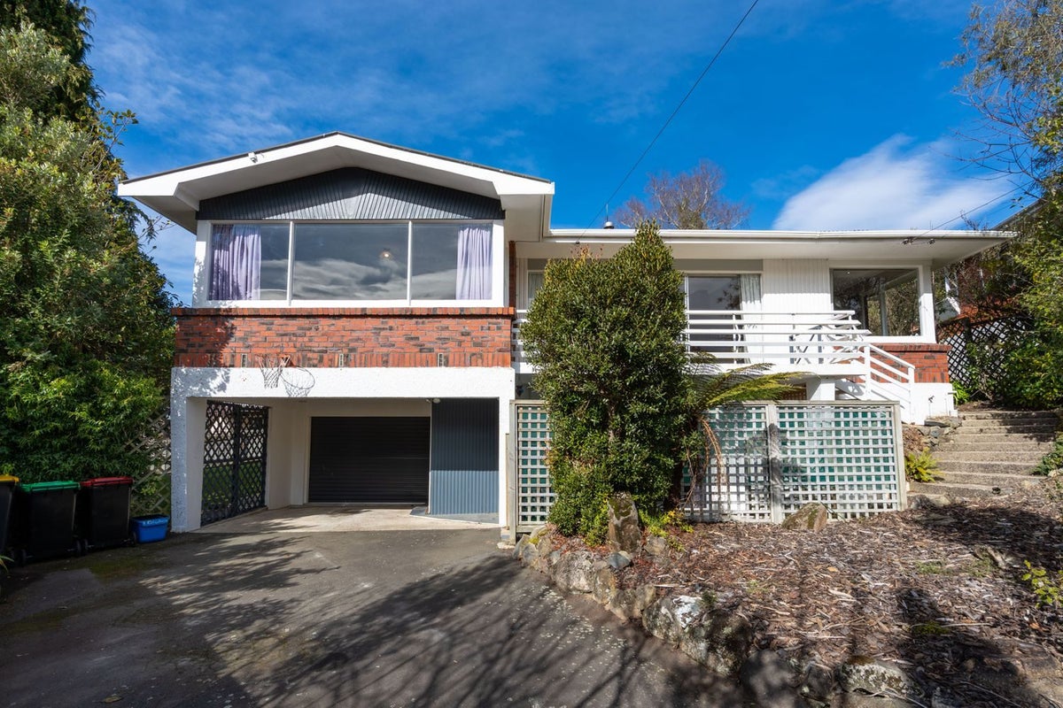18 Colquhoun Street, Glenross, Dunedin - Carousel 1