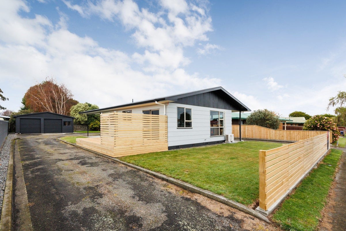 11 Fiona Crescent, Feilding, Feilding - Carousel 1