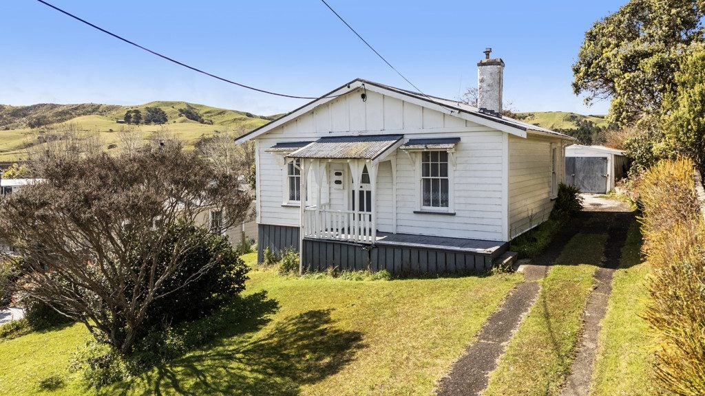 5 Miro Street, Helensville, Helensville - Carousel 1