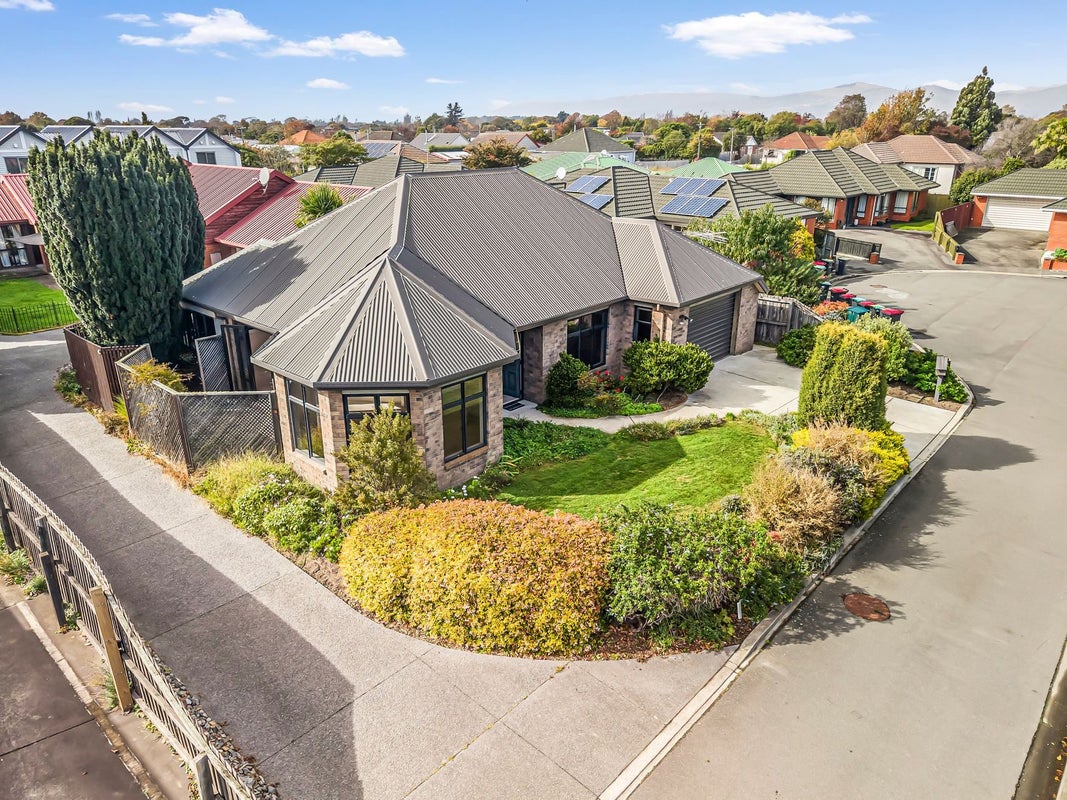 1/9 Netherby Lane, Shirley, Christchurch - Carousel 2