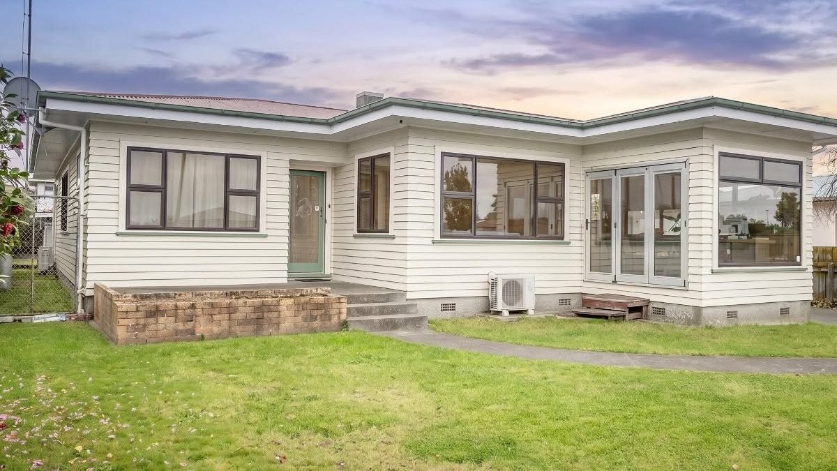 269 Kennedy Road, Onekawa, Napier - Carousel 1
