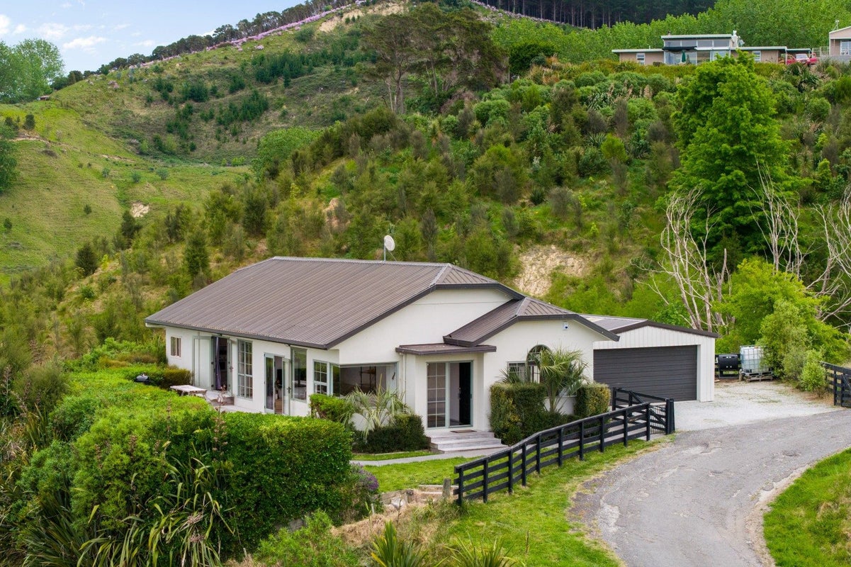26 Repongaere Road, Waituhi, Gisborne - Carousel 1