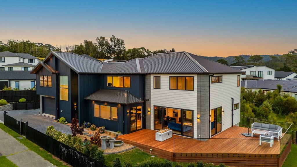 6 Wheki Place, Swanson, Auckland - Carousel 1