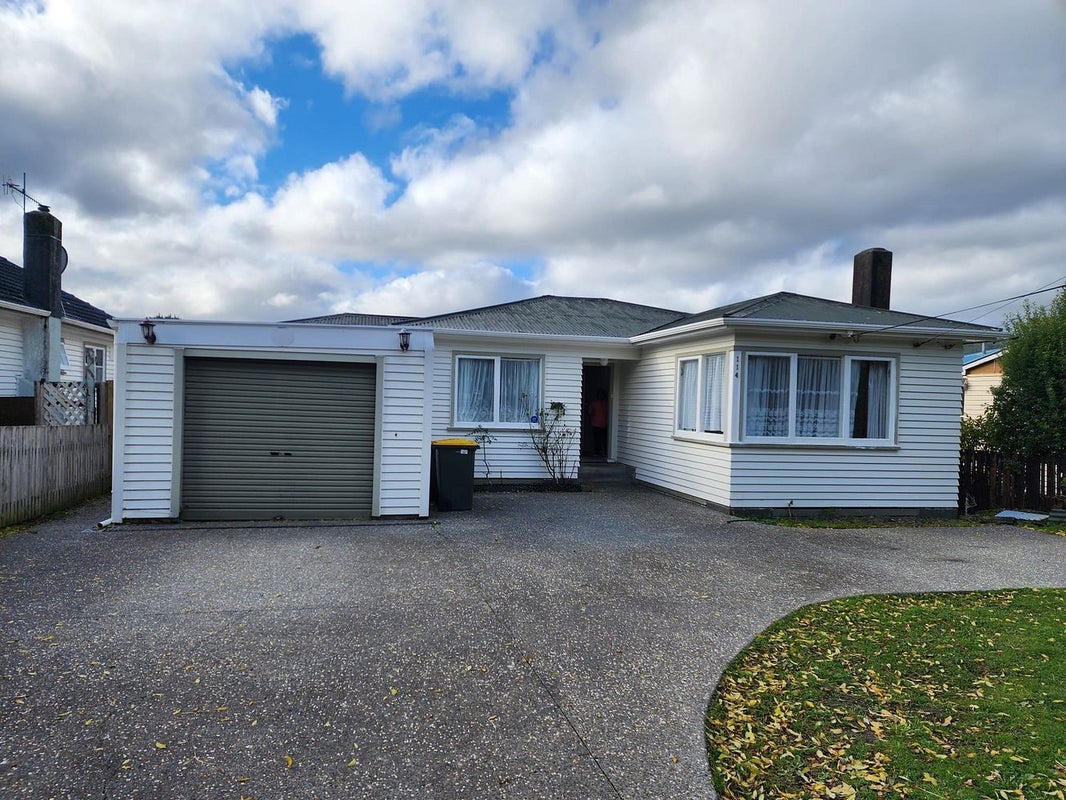 114 Wainuiomata Road, Wainuiomata, Lower Hutt - Carousel 1