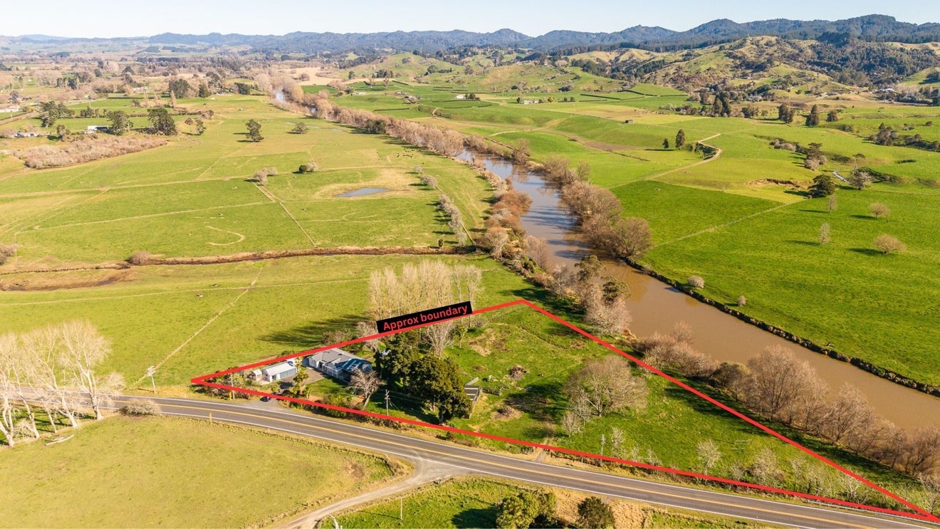 310 Ngaruawahia Road, Hamilton - Carousel 1